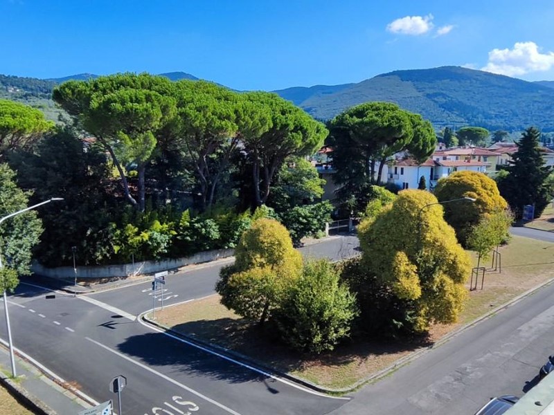 Appartamento in Vendita a Sesto Fiorentino, 350'000€, 114 m², con Box