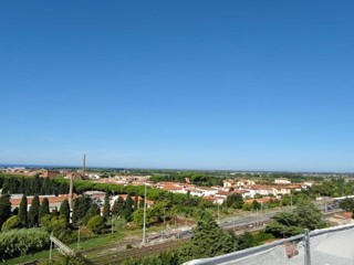 Appartamento in Vendita a Cecina, 215'000€, 160 m², arredato