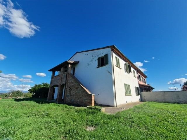 Casa Semi Indipendente in Vendita a Crespina Lorenzana, zona Lavoria, 329'000€, 290 m², con Box