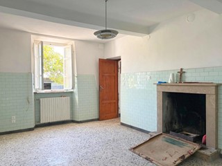Casa Indipendente in Vendita a Lucca, zona Santa Maria a Colle, 129'000&euro;, 150 m²