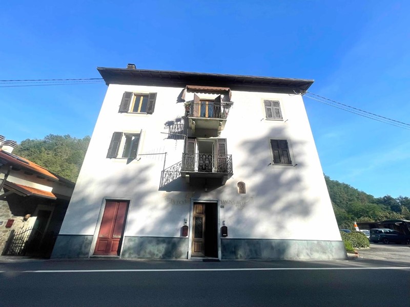 Appartamento in Vendita a Borghetto di Vara, 118'000€, 195 m², arredato