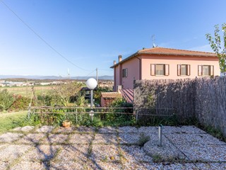 Villa in Vendita a Cerreto Guidi, zona Stabbia, 325'000€, 240 m², con Box
