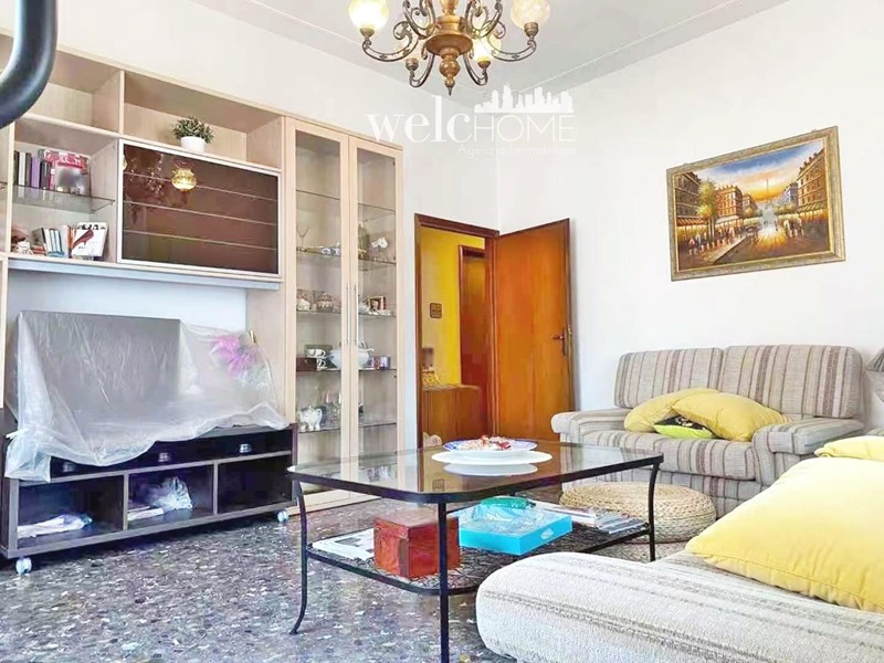 Appartamento in Vendita a Prato, zona Chiesanuova, 219'000€, 100 m², con Box