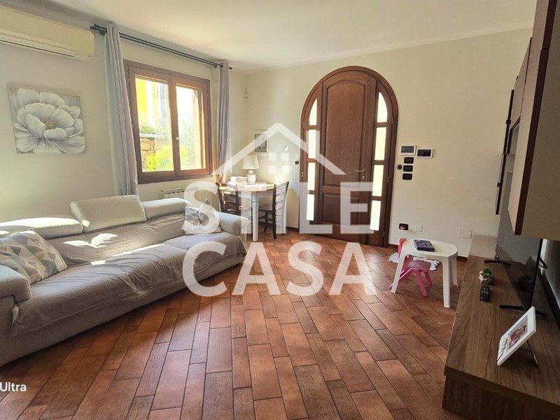 Villetta a schiera in Vendita a Altopascio, 260'000€, 120 m², con Box