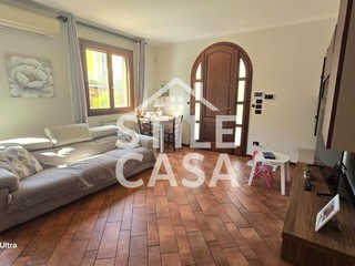 Villetta a schiera in Vendita a Altopascio, 260'000€, 120 m², con Box