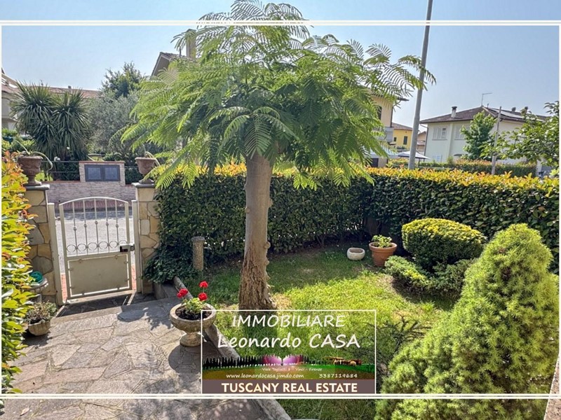 Villetta a schiera in Vendita a Cerreto Guidi, 249'000€, 165 m², con Box