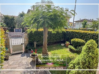 Villetta a schiera in Vendita a Cerreto Guidi, 249'000€, 165 m², con Box