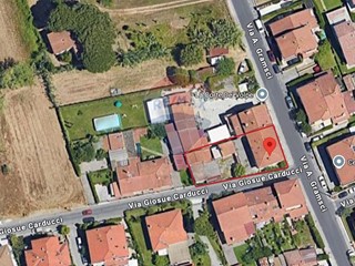 Rustico in Vendita a Viareggio, 570'000€, 270 m²