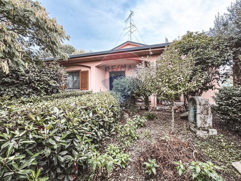 Villa in Vendita a Rosasco, 115'000€, 153 m²