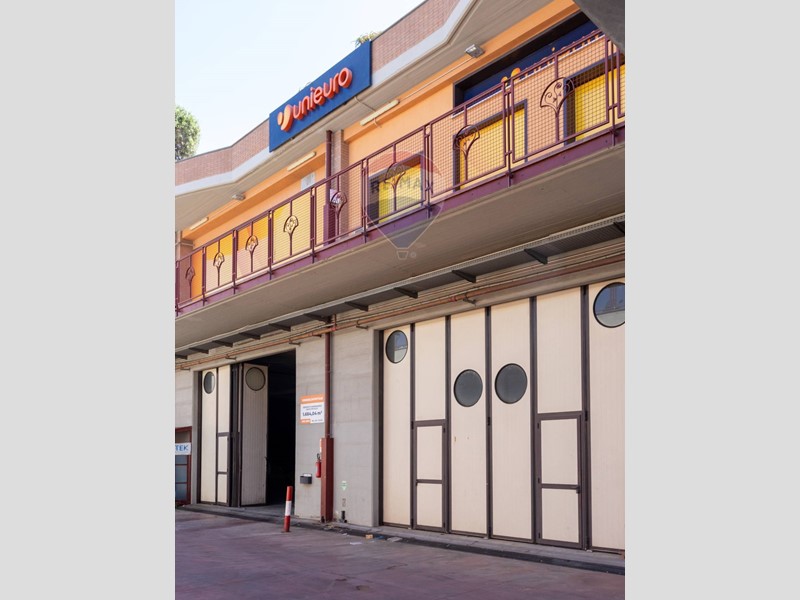 Immobile commerciale in Vendita a San Giovanni la Punta, 1'050'170€, 955 m²