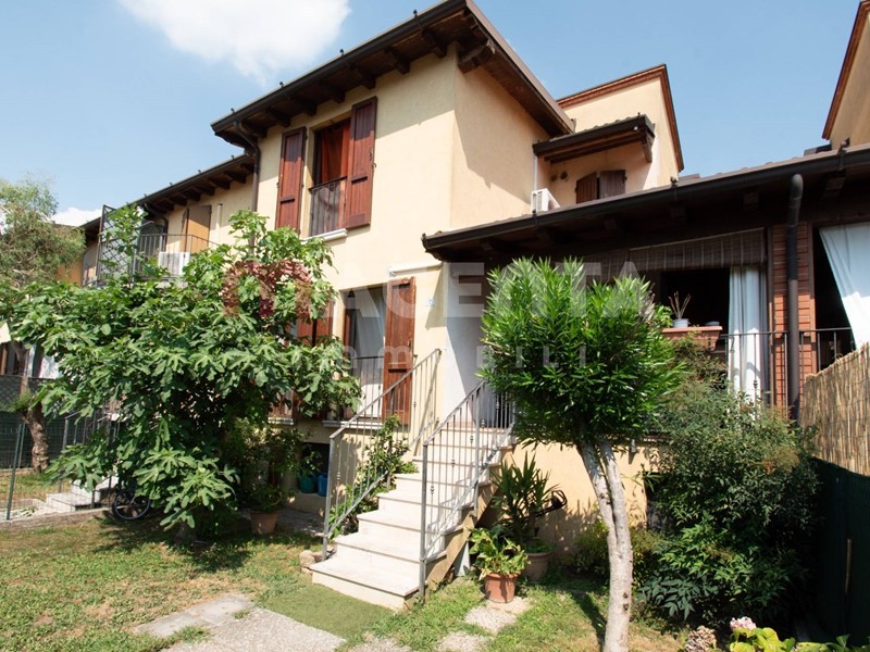 Villetta a schiera in Vendita a Poncarale, 258'000€, 217 m²