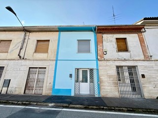 Casa Indipendente in Vendita a Borgoratto Alessandrino, 67'000€, 80 m²