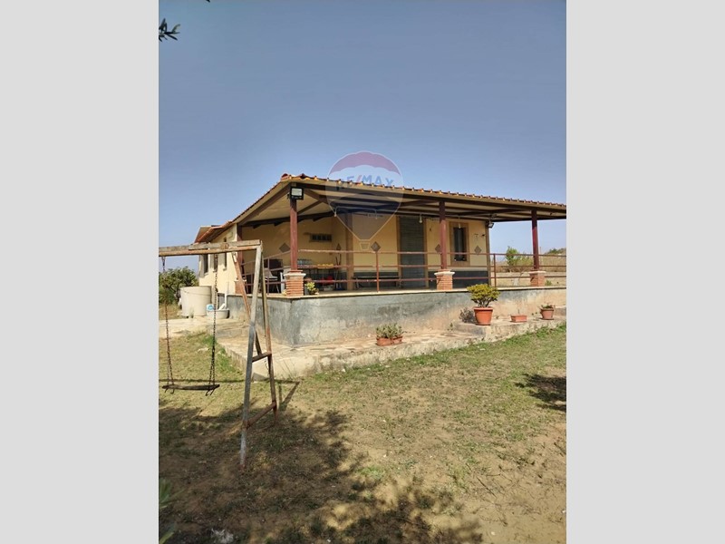 Villa in Vendita a Caltagirone, 70'000€, 80 m²