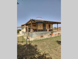 Villa in Vendita a Caltagirone, 70'000€, 80 m²