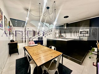 Villa in Vendita a Castelletto Monferrato, 260'000€, 250 m²