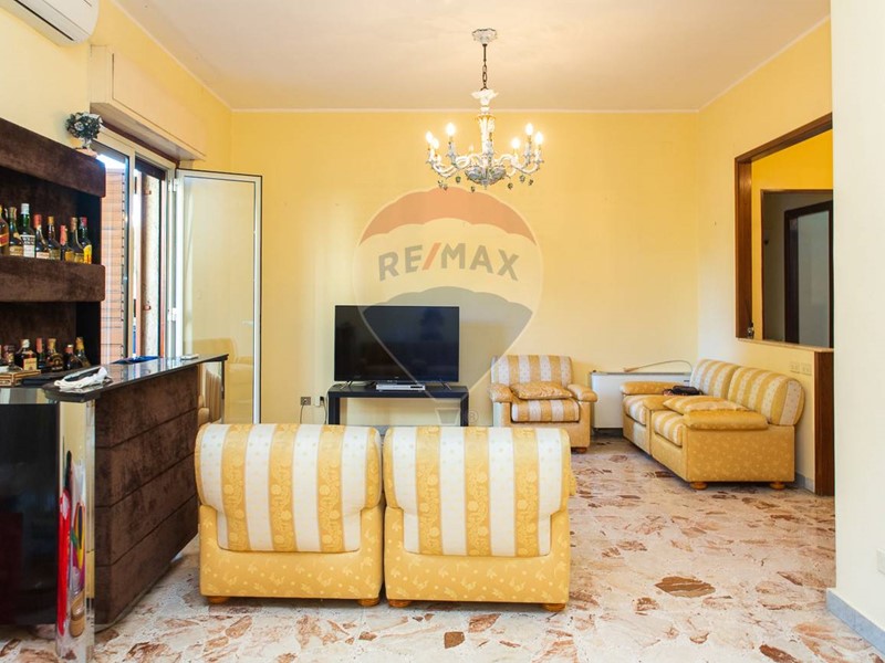 Quadrilocale in Vendita a Catania, 135'000&euro;, 125 m²