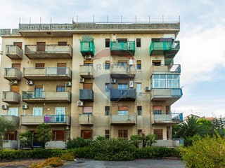 Quadrilocale in Vendita a Catania, 135'000&euro;, 125 m²