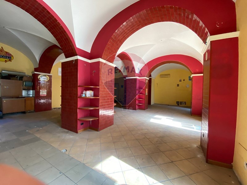 Immobile commerciale in Vendita a Catania, 155'000&euro;, 140 m²