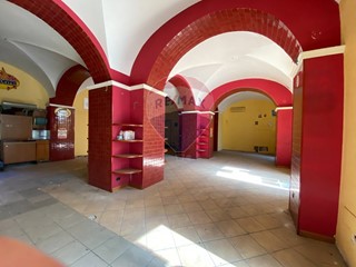 Immobile commerciale in Vendita a Catania, 155'000&euro;, 140 m²