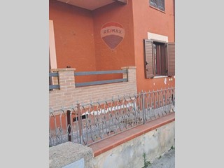 Casa Indipendente in Vendita a Cellole, 230'000€, 142 m²