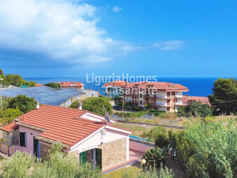 Villa in Vendita a Cipressa, 650'000€, 107 m²