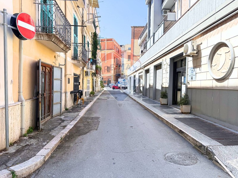 Ufficio in Vendita a Foggia, 125'000&euro;, 140 m²