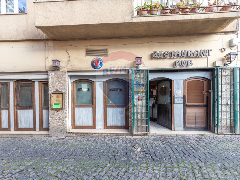 Attività commerciale in Vendita a Frascati, 150'000&euro;, 150 m²