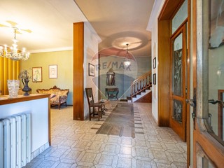 Villa in Vendita a Gazoldo degli Ippoliti, 299'000&euro;, 444 m²