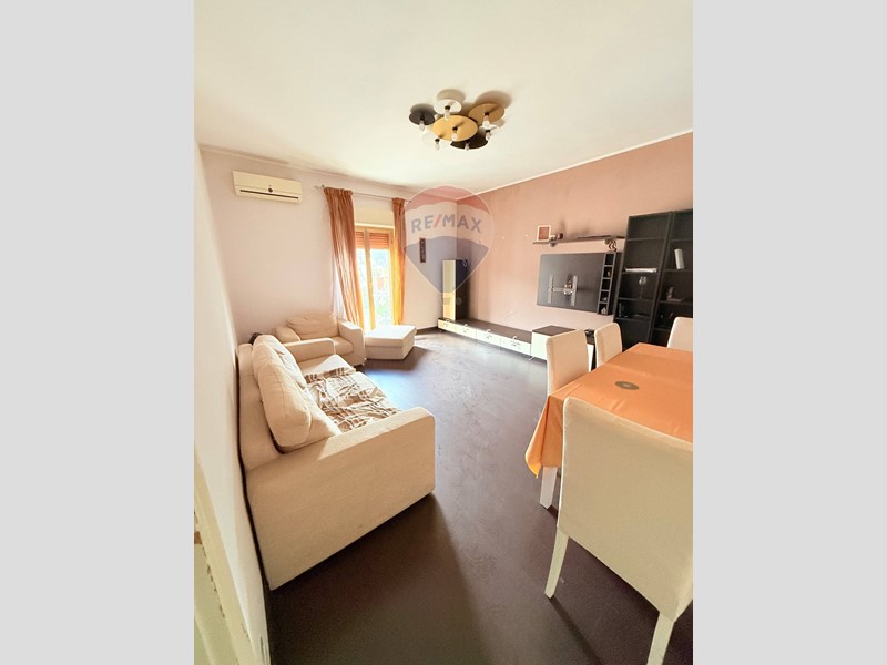 Trilocale in Vendita a Giarre, 65'000€, 98 m²