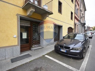 Immobile commerciale in Affitto a Giaveno, 500€, 75 m²