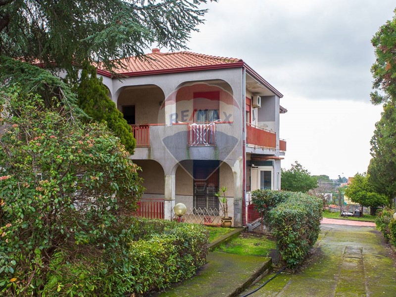 Appartamento in Vendita a Mascalucia, 140'000€, 155 m²