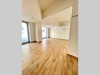 Immobile commerciale in Affitto a Ortona, 650€, 72 m²