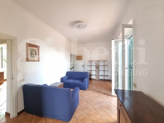 Attico in Vendita a Monte Porzio Catone, 255'000€, 104 m², arredato