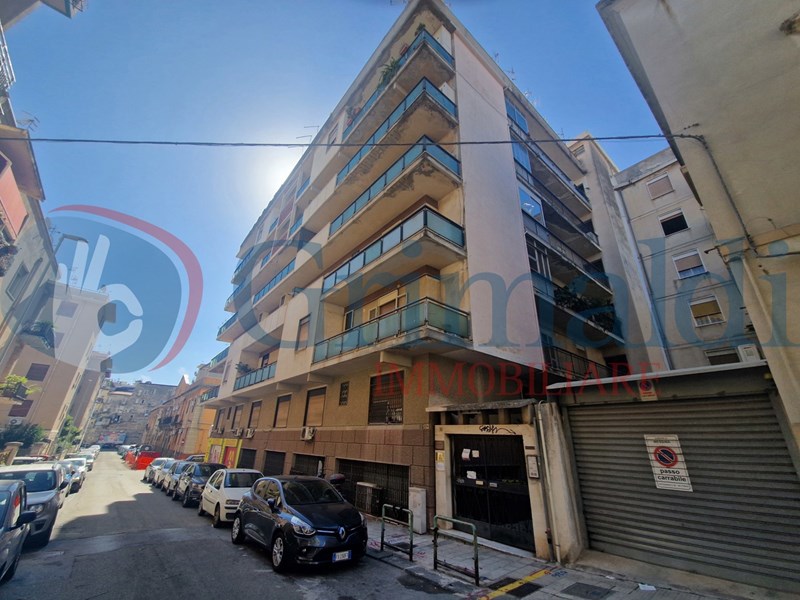 Ufficio in Vendita a Messina, 165'000€, 140 m²