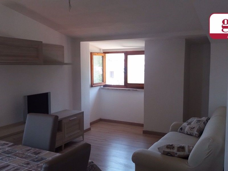 Trilocale in Affitto a Avezzano, 450€, 80 m², arredato