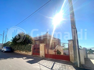 Casa Indipendente in Vendita a Tuglie, 180'000€, 264 m²