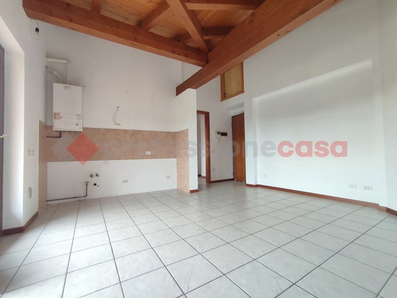 Bilocale in Vendita a Dormelletto, 93'000€, 55 m², arredato