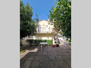 Villa in Vendita a Falerna, 150'000€, 160 m²