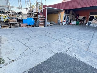 Immobile commerciale in Affitto a Lamezia Terme, 3'000€, 300 m²