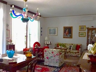 Appartamento in Vendita a Venezia, 300'000€, 190 m²