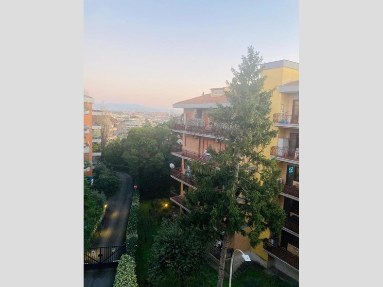 Trilocale in Vendita a Roma, 580'000&euro;, 146 m², con Box