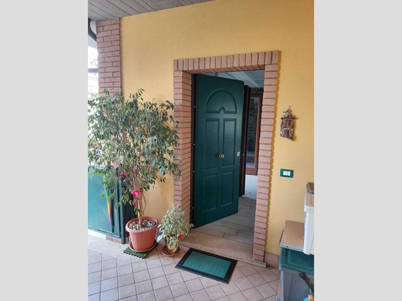 Trilocale in Vendita a Guidonia Montecelio, zona Villanova, 230'000€, 90 m², con Box