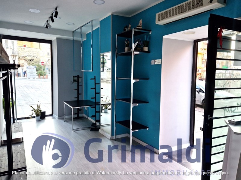 Immobile commerciale in Affitto a Pozzuoli, 1'100€, 25 m²