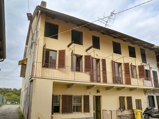 Casa Semi Indipendente in Vendita a Barbania, 80'000€, 280 m²