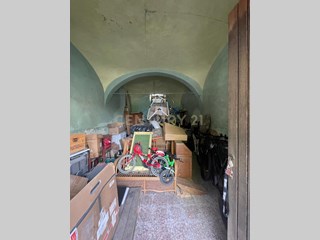 Immobile commerciale in Vendita a Semproniano, zona Petricci, 25'000€, 39 m²