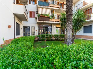 Quadrilocale in Vendita a Aci Castello, 190'000€, 126 m², arredato, con Box