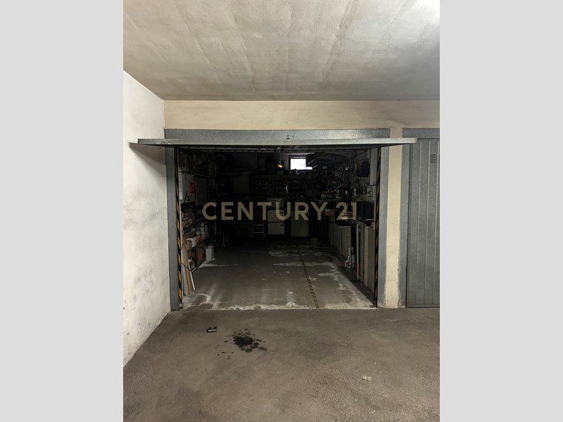 Box in Vendita a Valverde, 16'000€, 21 m², con Box