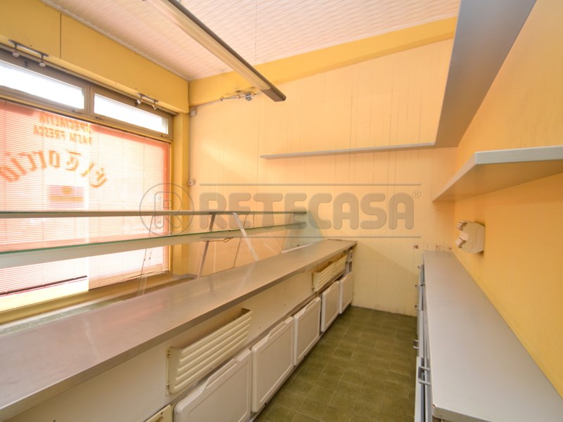 Immobile commerciale in Affitto a Valdagno, zona CENTRO, 550€, 60 m²