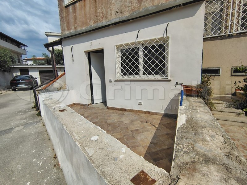 Trilocale in Affitto a Giugliano in Campania, 700€, 90 m², con Box