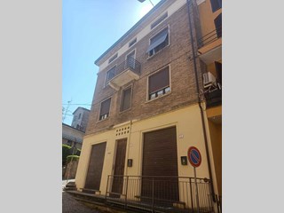 Stanza in Affitto a Fornovo di Taro, 450€, 167 m²